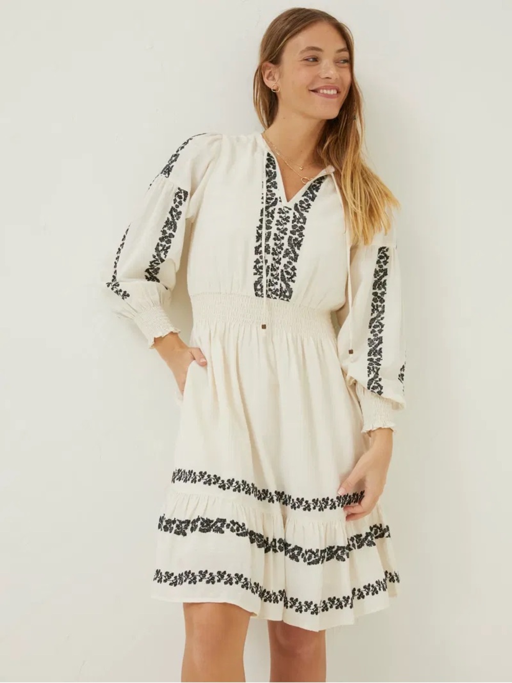 EUC Beautiful FatFace Embroidered Dress with Pockets. Size 12